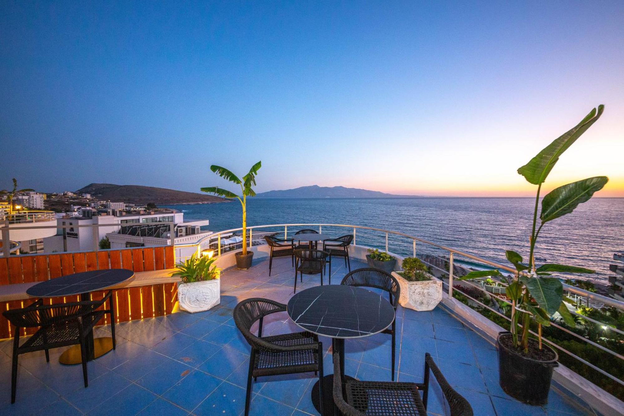 Hotel Sea Breeze Sarande Exterior photo